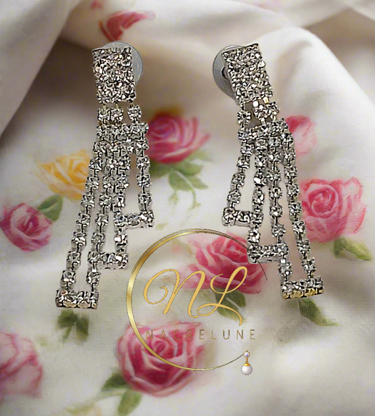 longues boucles en strass