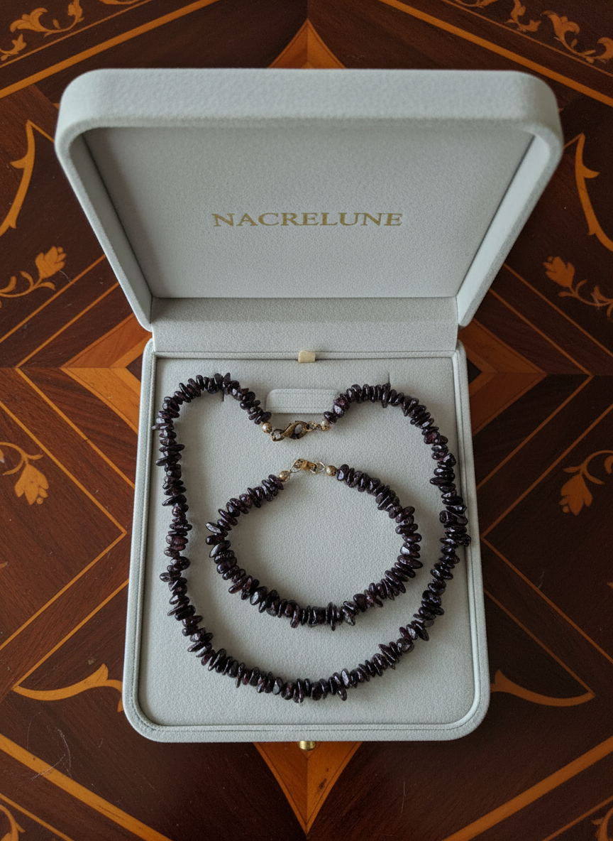 Parure avec collier et bracelet en grenats polis naturels nacrelune.com parure