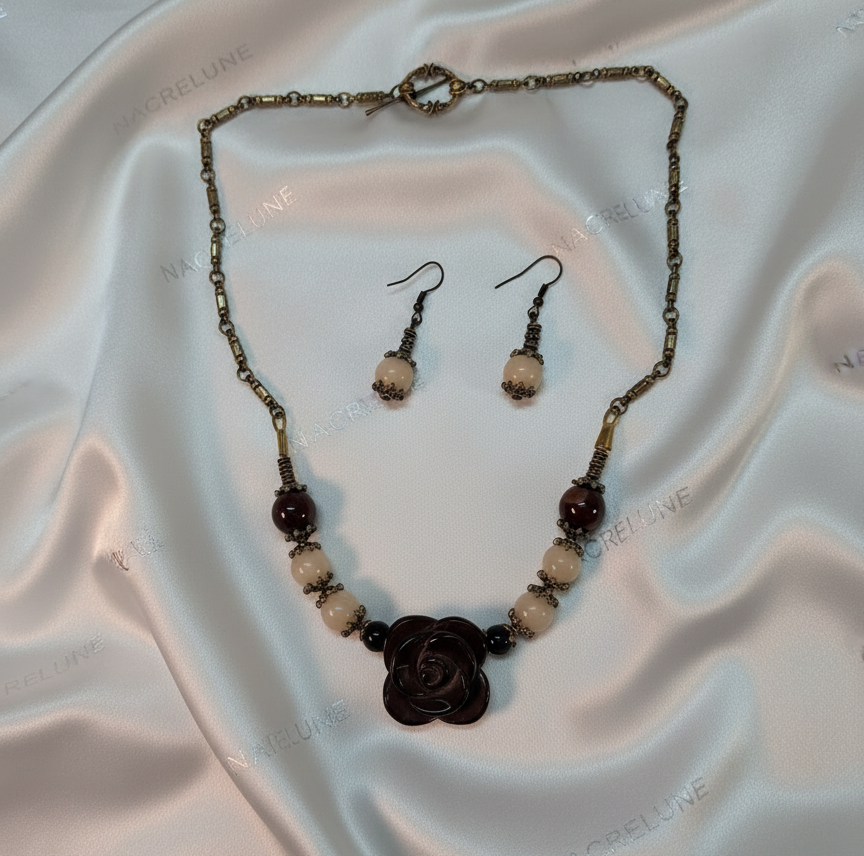 Parure en perles d'agates avec fleur en agate sculptée NACRELUNE parure