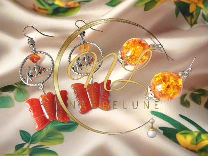 lot de deux magnifiques paires de boucles d'oreilles en cornalines (agates) et ambre