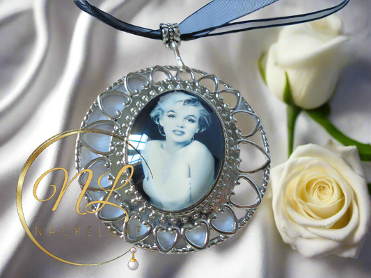 Grand pendentif camée avec une photo de Marilyn Monroe