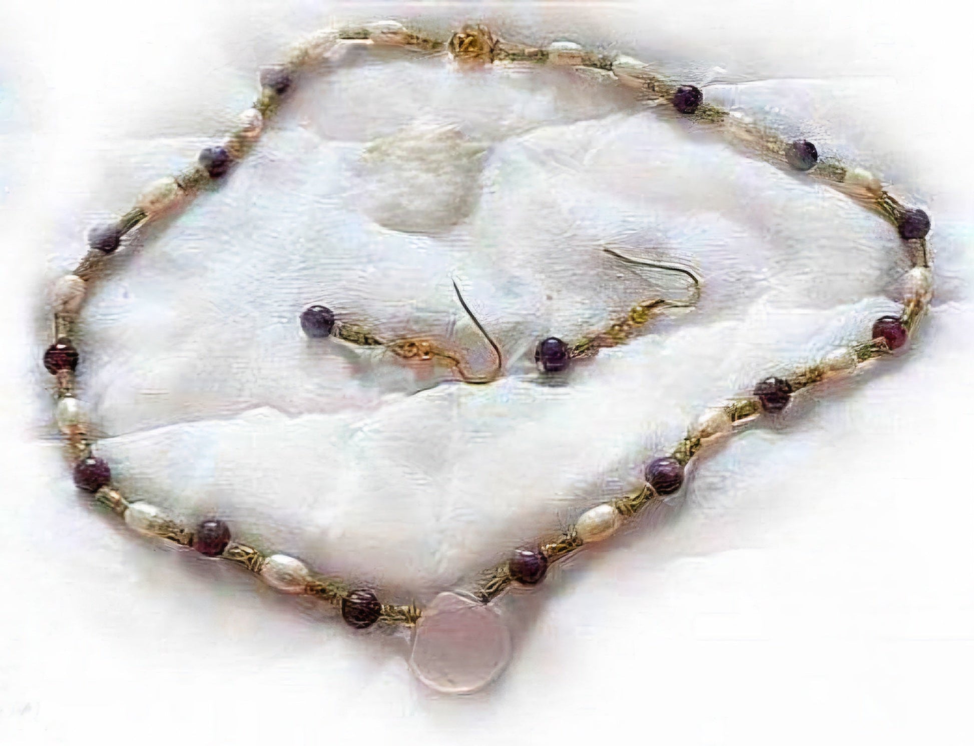 Parure petits rubis polis véritables avec perles de culture et pendentif quartz rose sculpté