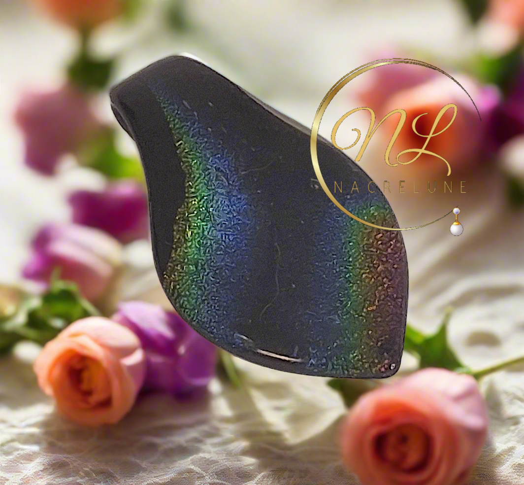 Pendentif en verre aux reflets multicolores nacrelune.com pendentif