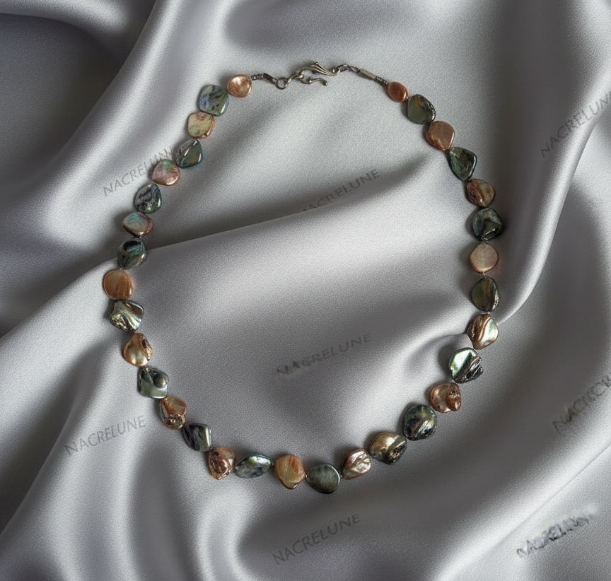 Collier long en nacre métallisée NACRELUNE collier