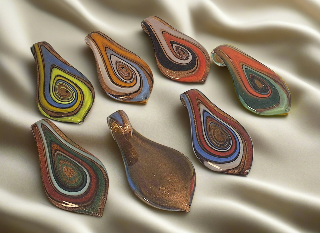 Pendentif en verre artistique coloré nacrelune.com pendentif