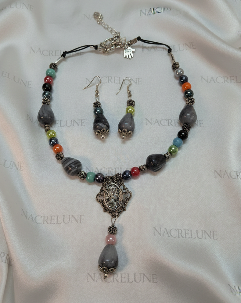 Parure en perles d’agate grise et porcelaine colorées nacrelune.com parure