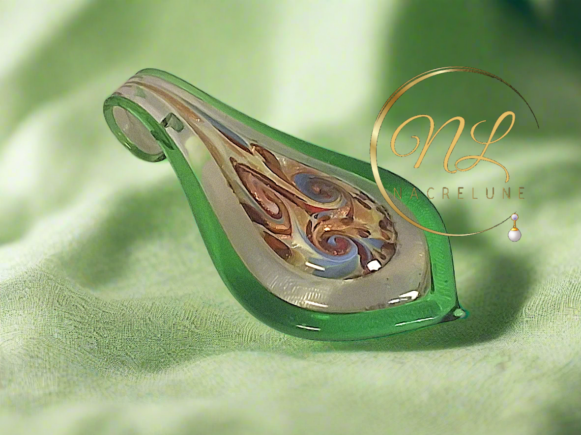 Pendentif en verre multicolore Vert nacrelune.com pendentif