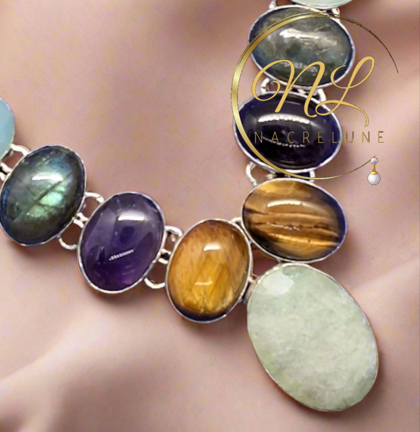 Collier en argent et pierres fines