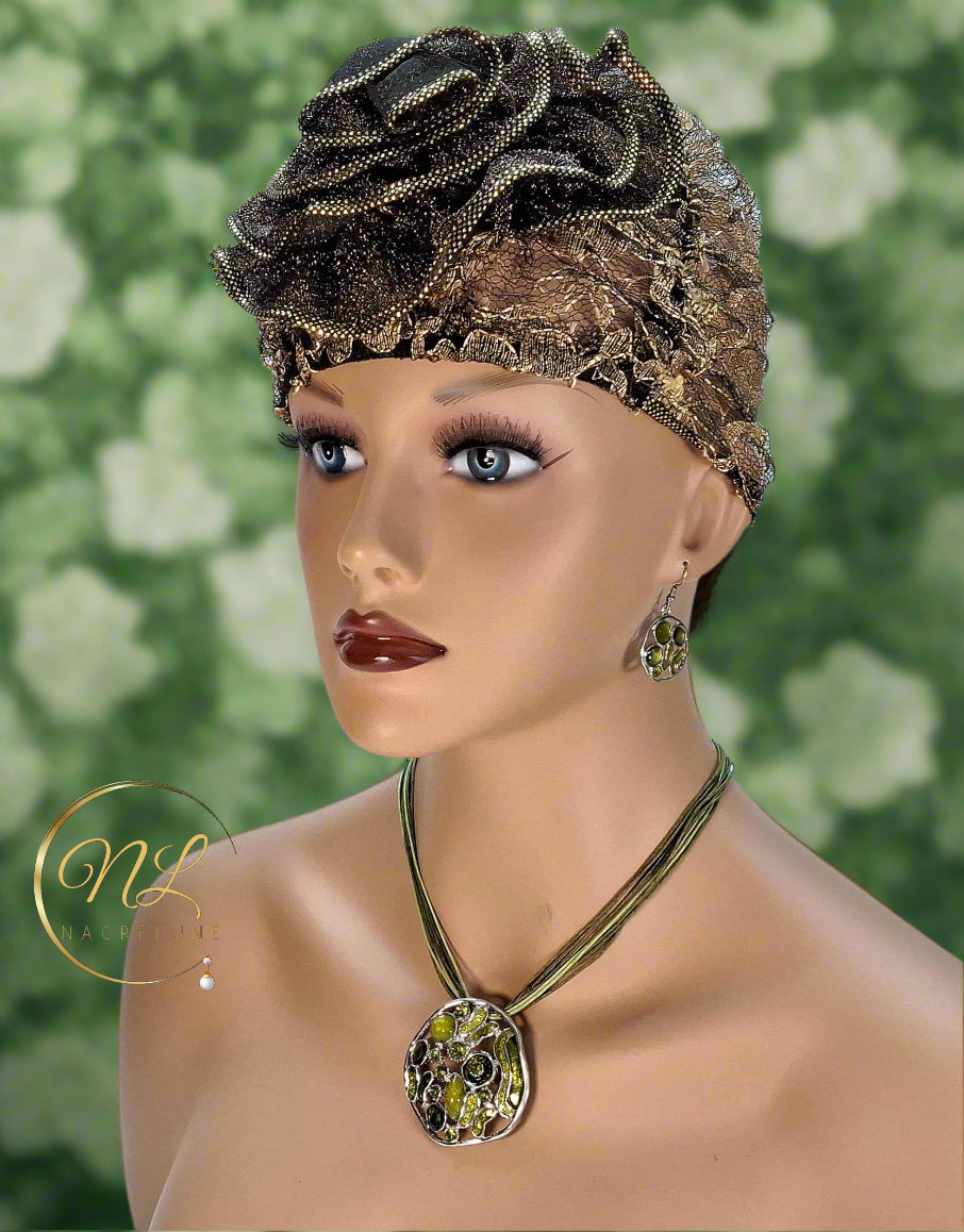 Pendentif en émail et strass avec boucles assorties vertes