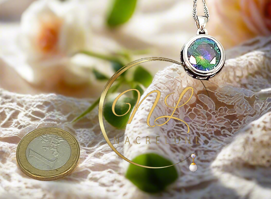 Pendentif en argent avec topaze taillée traitée mystique