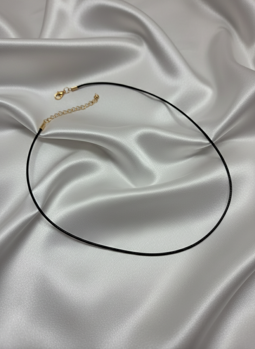 Tours du cou et liens en cordon ou tissu Cuir noir reglable fermoir doré NACRELUNE collier