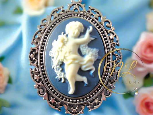 Grand pendentif camée en resine avec ange blanc