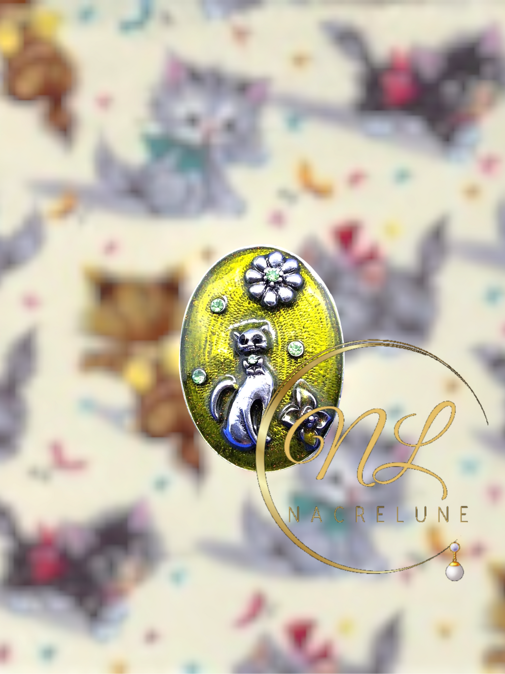 Pendentif en forme de chat, choisissez votre couleur Jaune nacrelune.com collier
