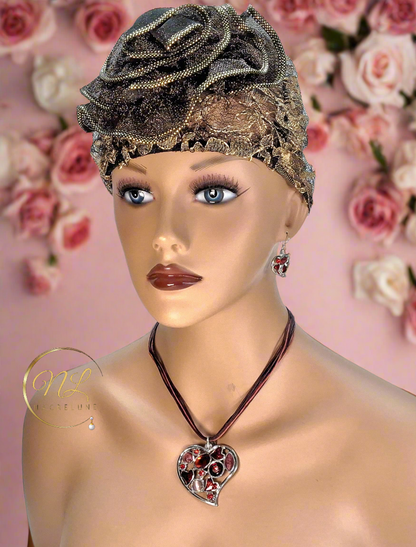 Pendentif en émail et strass en forme de coeur avec boucles assorties