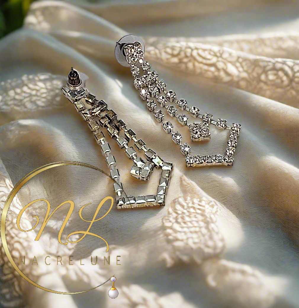 Longues boucles en strass