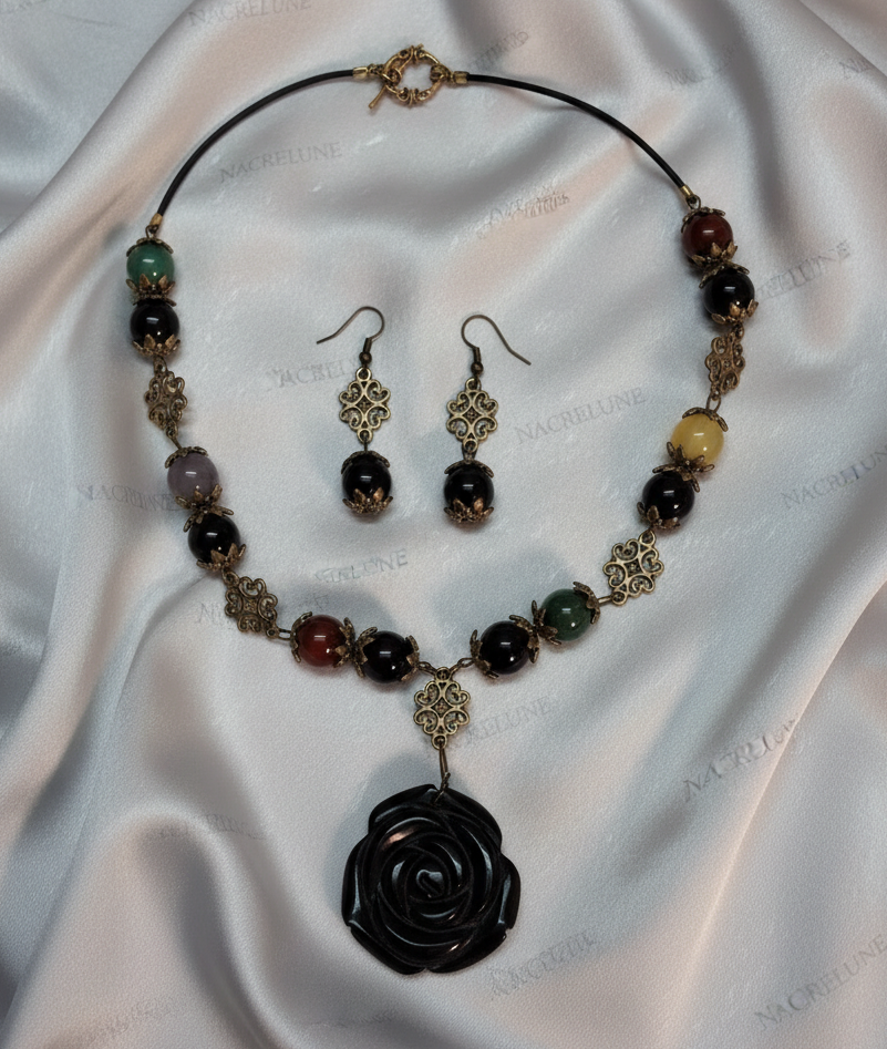Parure en perles d'agates multicolores et rose sculptée en onyx NACRELUNE parure