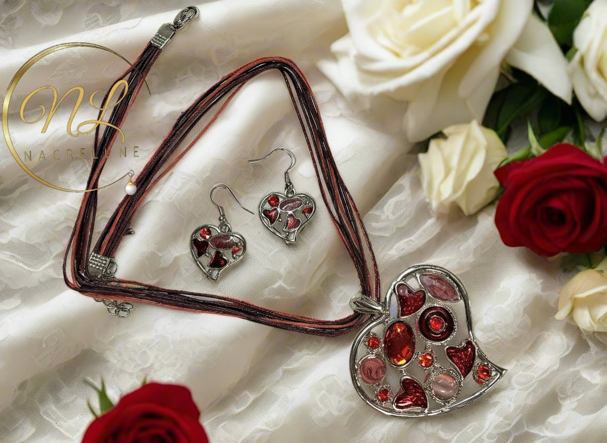 Pendentif en émail et strass en forme de coeur avec boucles assorties NACRELUNE parure