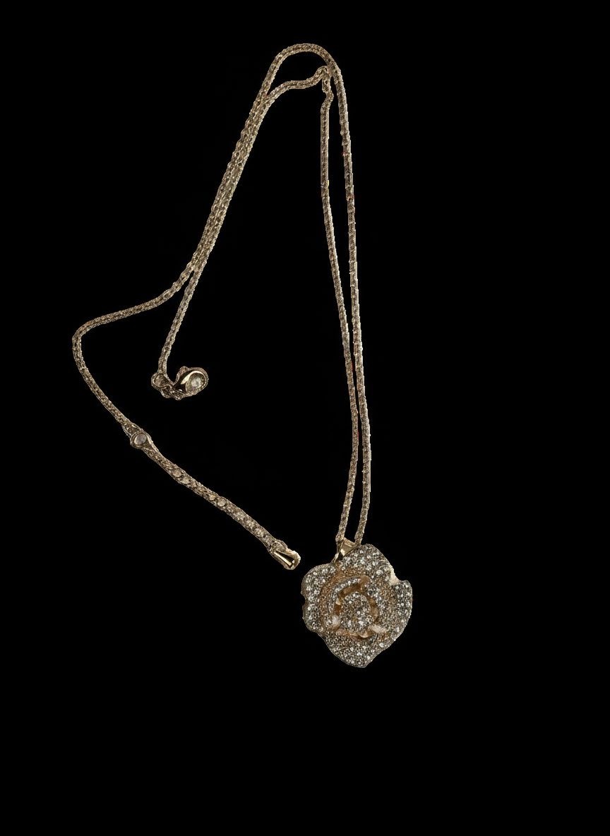 Pendentif en strass en forme de rose stylisée NACRELUNE pendentif