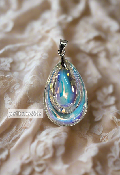 Pendentif en verre coloré