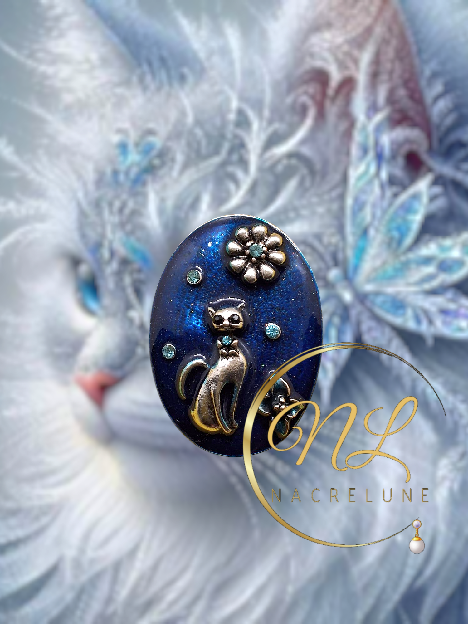 Pendentif en forme de chat, choisissez votre couleur Bleu nacrelune.com collier