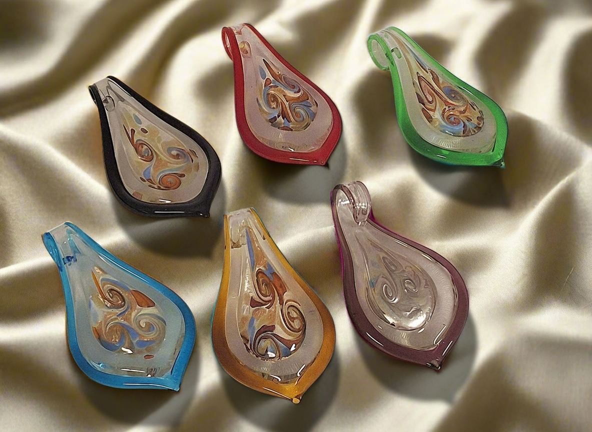 Pendentif en verre multicolore nacrelune.com pendentif
