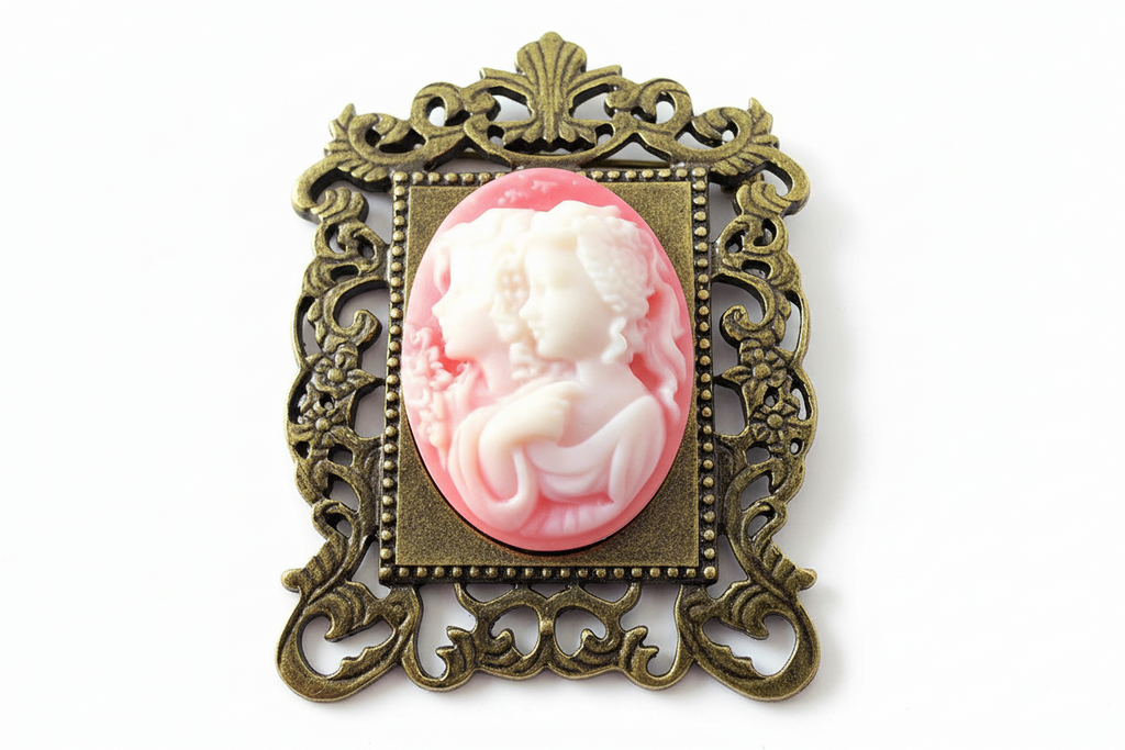 Pendentif camée en résine représentant 2 jeunes filles, choisissez votre couleur nacrelune.com pendentif