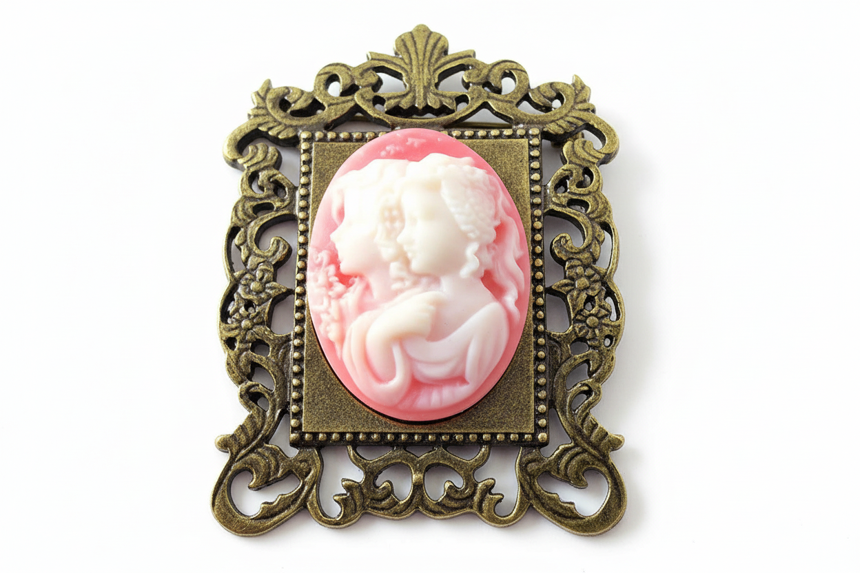 Pendentif camée en résine représentant 2 jeunes filles, choisissez votre couleur nacrelune.com pendentif