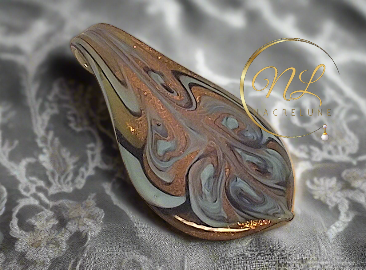 Pendentif en verre décoré décoré et artistique Gris nacrelune.com pendentif