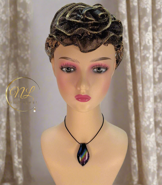Pendentif en verre aux reflets multicolores