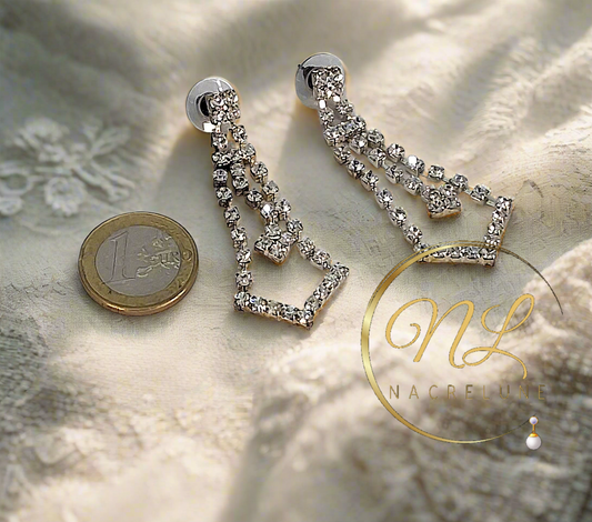 Longues boucles en strass