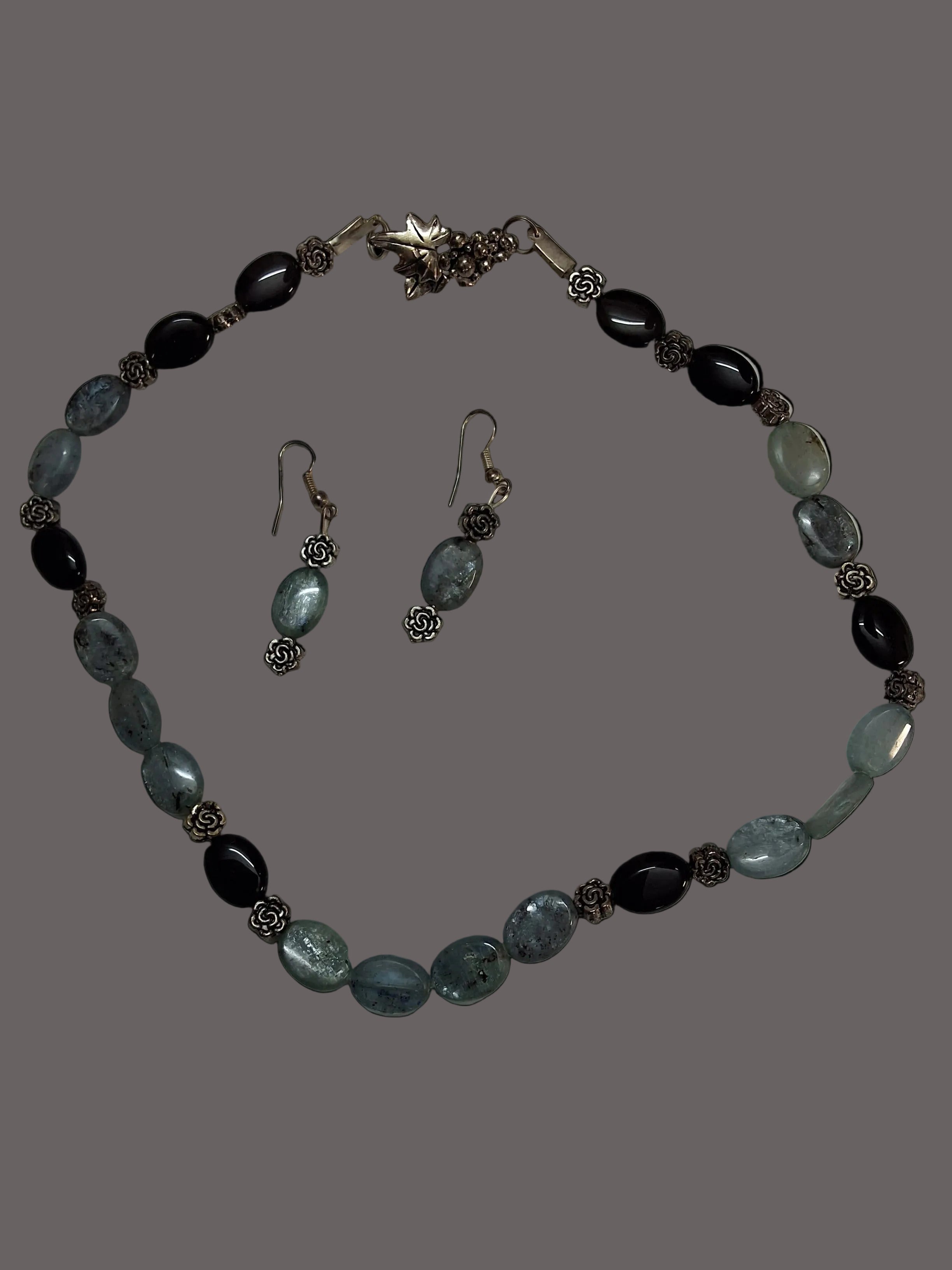 Parure Cyanite Onyx Collier Boucles Pierres Naturelles nacrelune.com parure bijoux