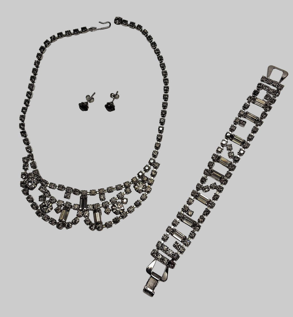 👑Parure vintage complète en strass gris nacrelune.com parure
