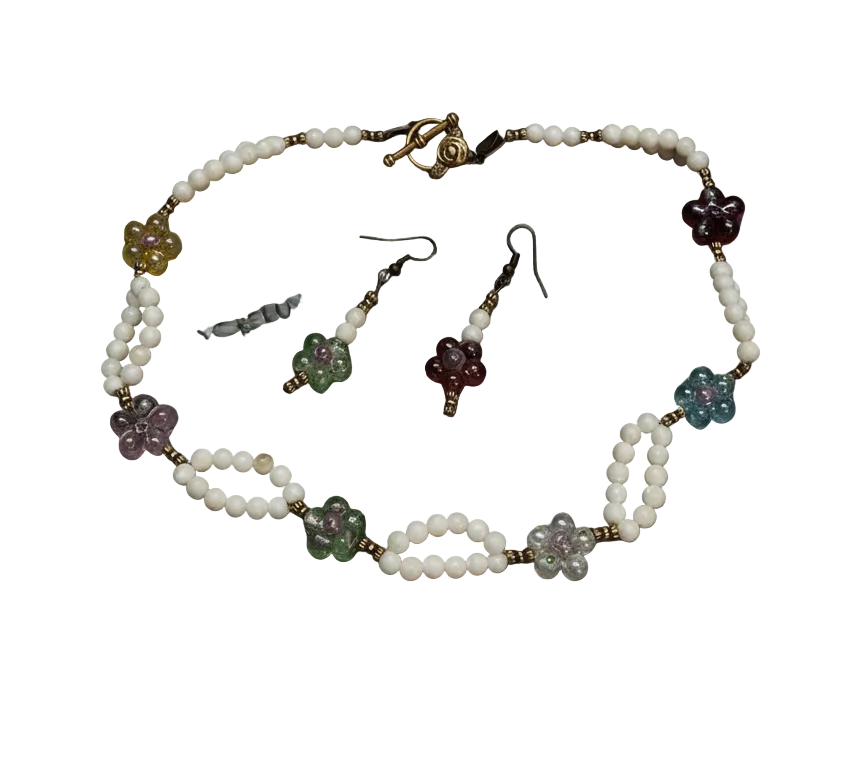 Parure en perles de nacre avec fleurs de verre nacrelune.com parure