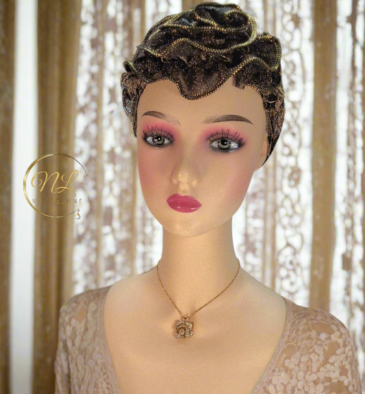 Pendentif en strass en forme de rose stylisée