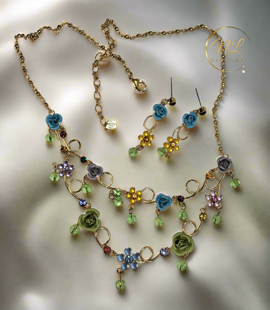 Parure en strass colorés avec petites roses