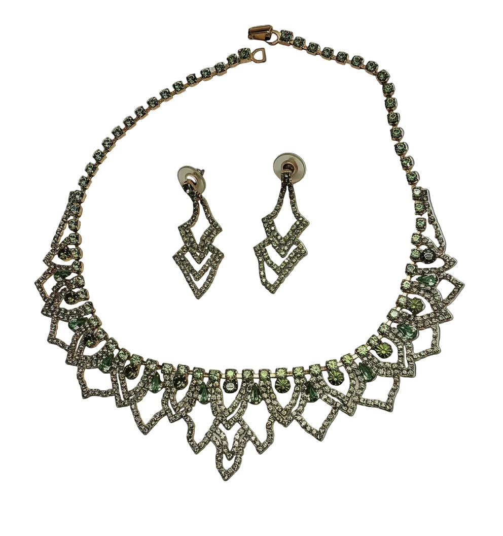 Parure sophistiquée en strass verts nacrelune.com parure