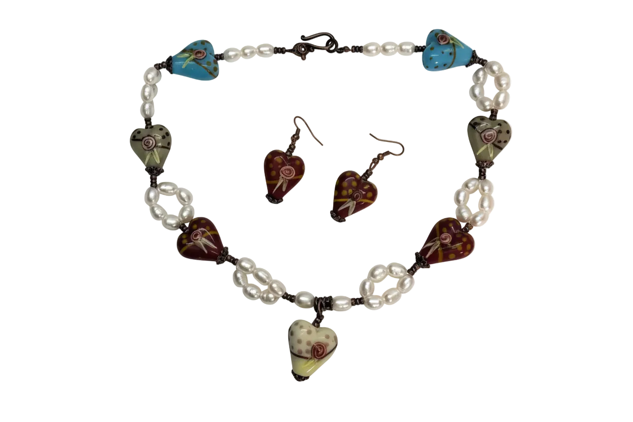 parure en perles de culture et coeurs en verre décoré nacrelune.com parure