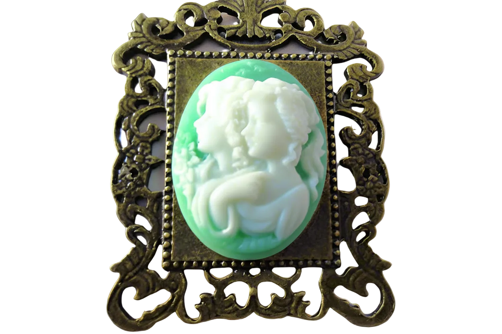 Pendentif camée en résine représentant 2 jeunes filles, choisissez votre couleur nacrelune.com pendentif