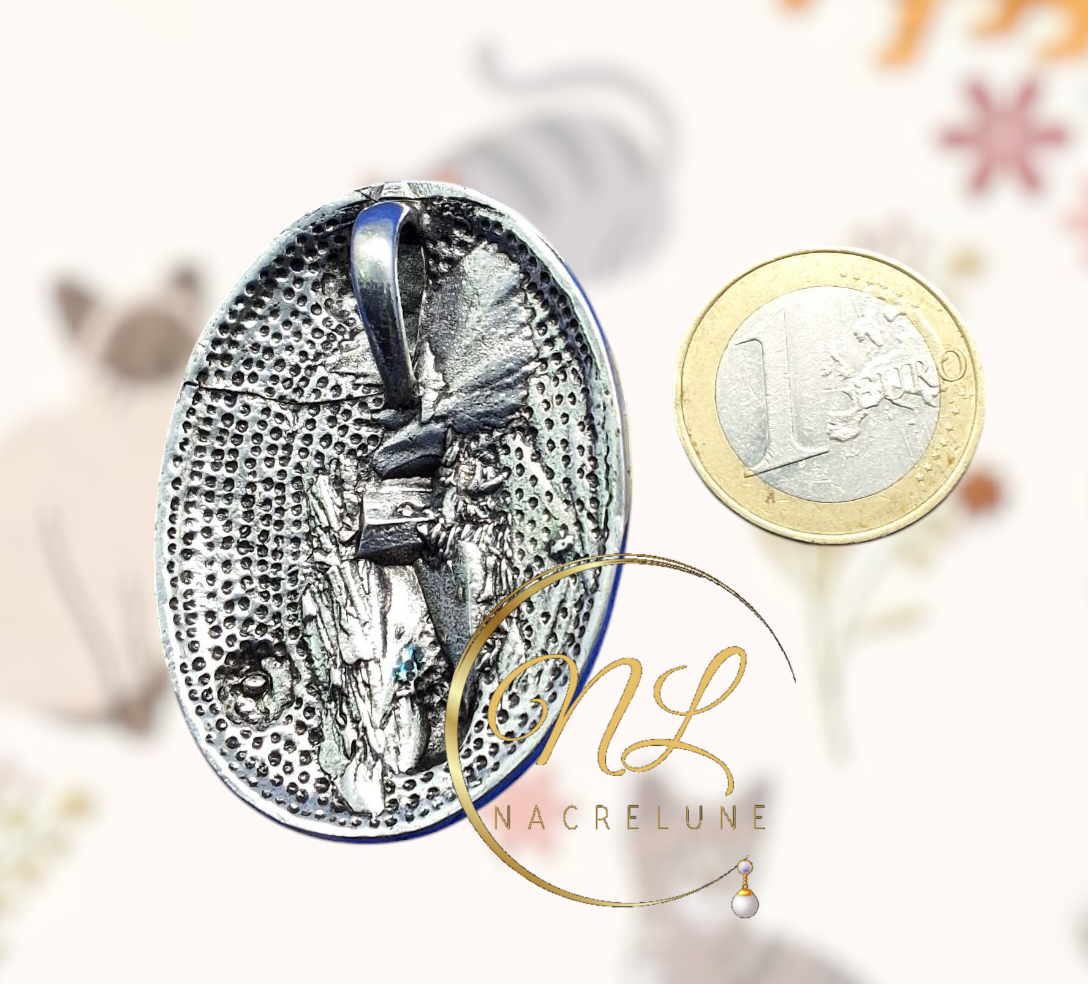 Pendentif en forme de chat, choisissez votre couleur nacrelune.com collier