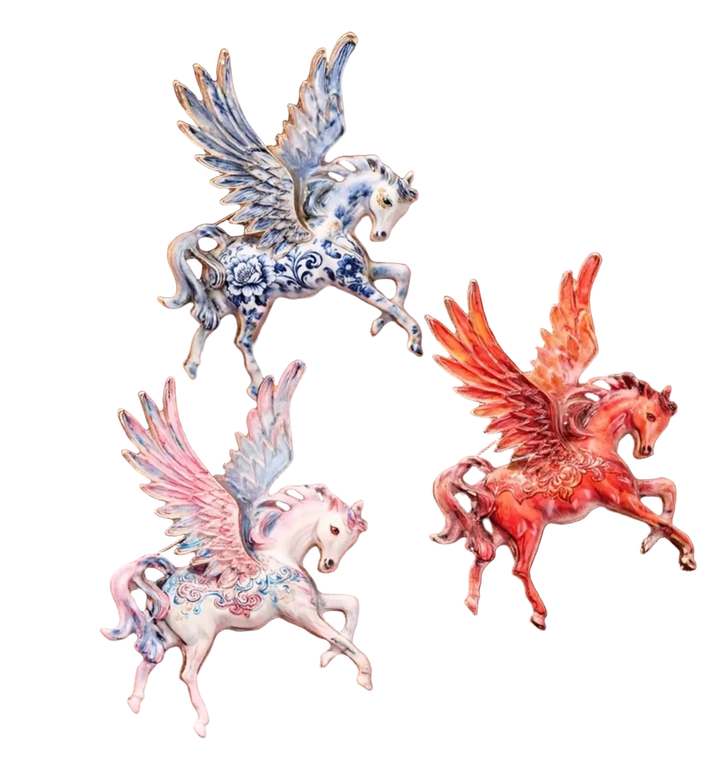 Broche cheval ailé en porcelaine nacrelune.com broche