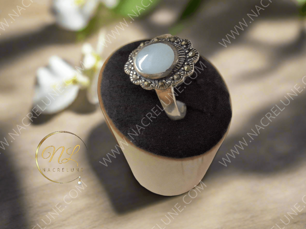 Bague en argent véritable avec marcassites et cabochon de nacre naturelle