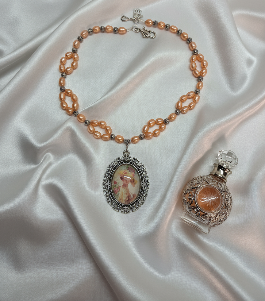Collier en perles de culture oranges avec camée victorien nacrelune.com collier
