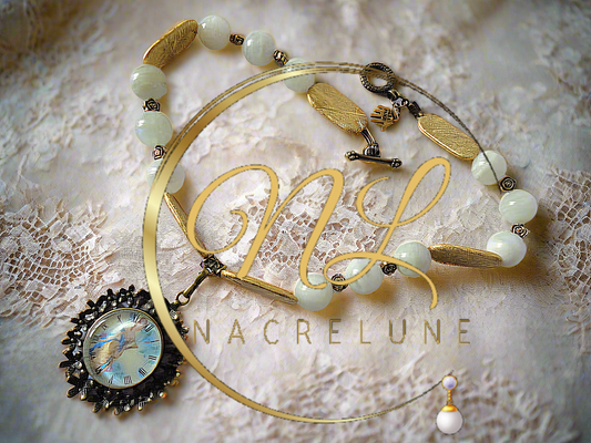 Collier en pierres de lune véritables et camée rond