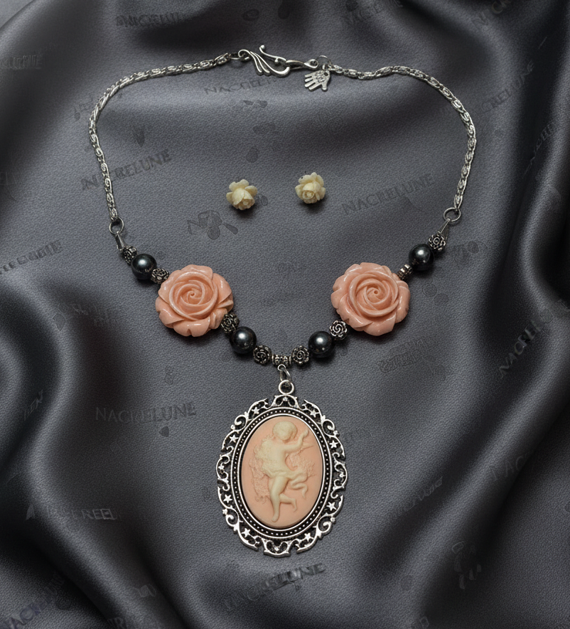 Parure avec fleurs en resine corail et perles de nacre avec camée NACRELUNE parure