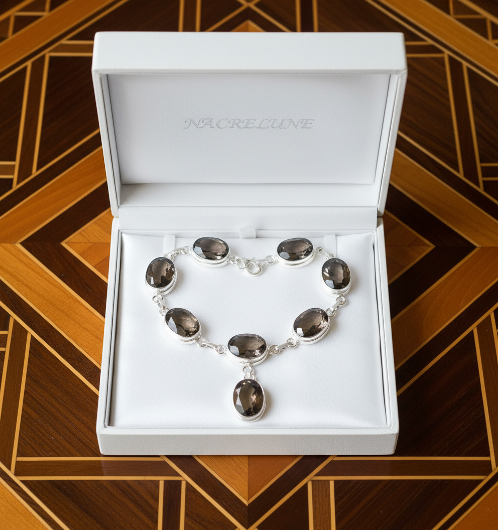 Collier en argent avec des quartz fumés taillés nacrelune.com collier