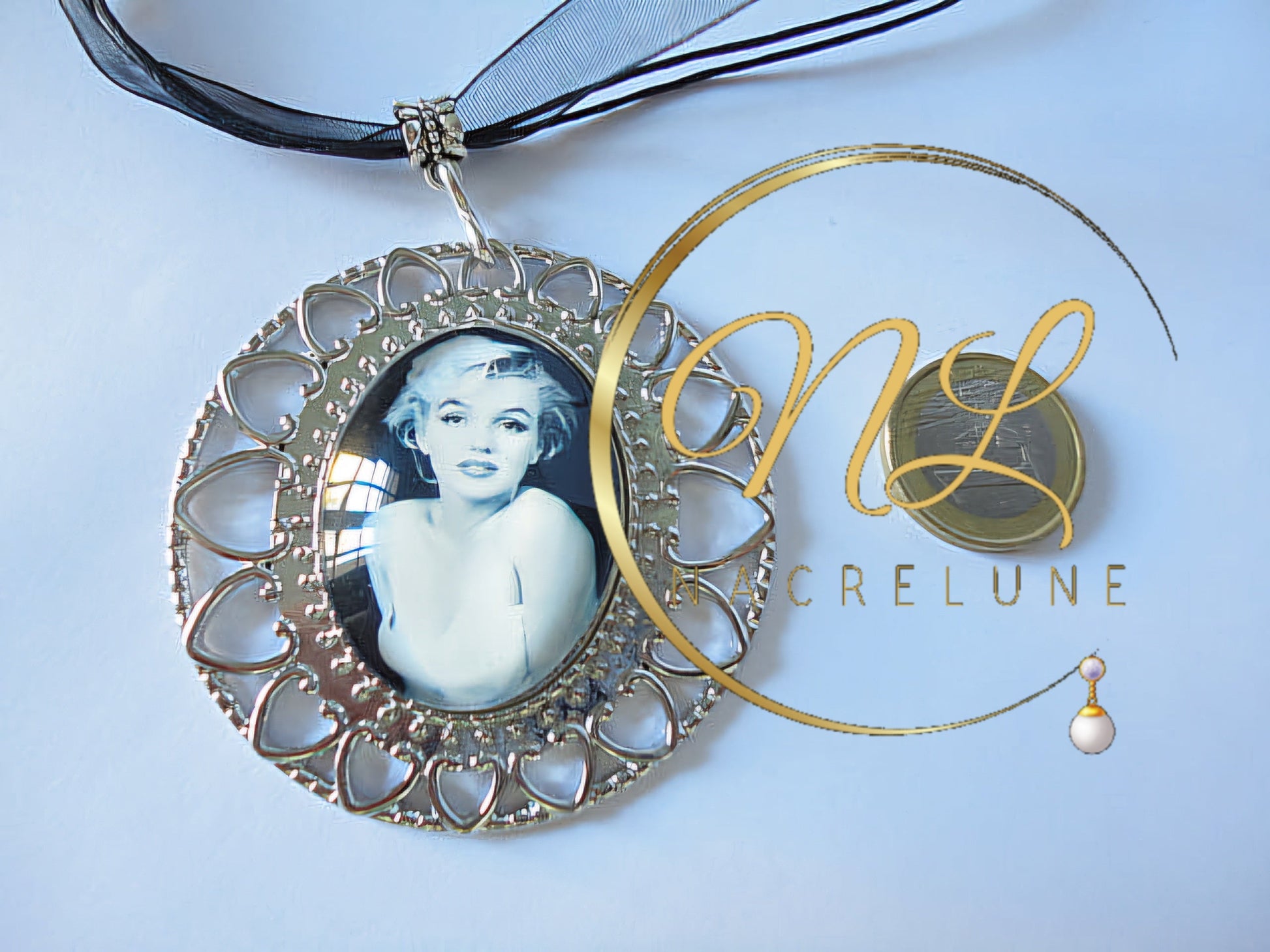 Grand pendentif camée avec une photo de Marilyn Monroe
