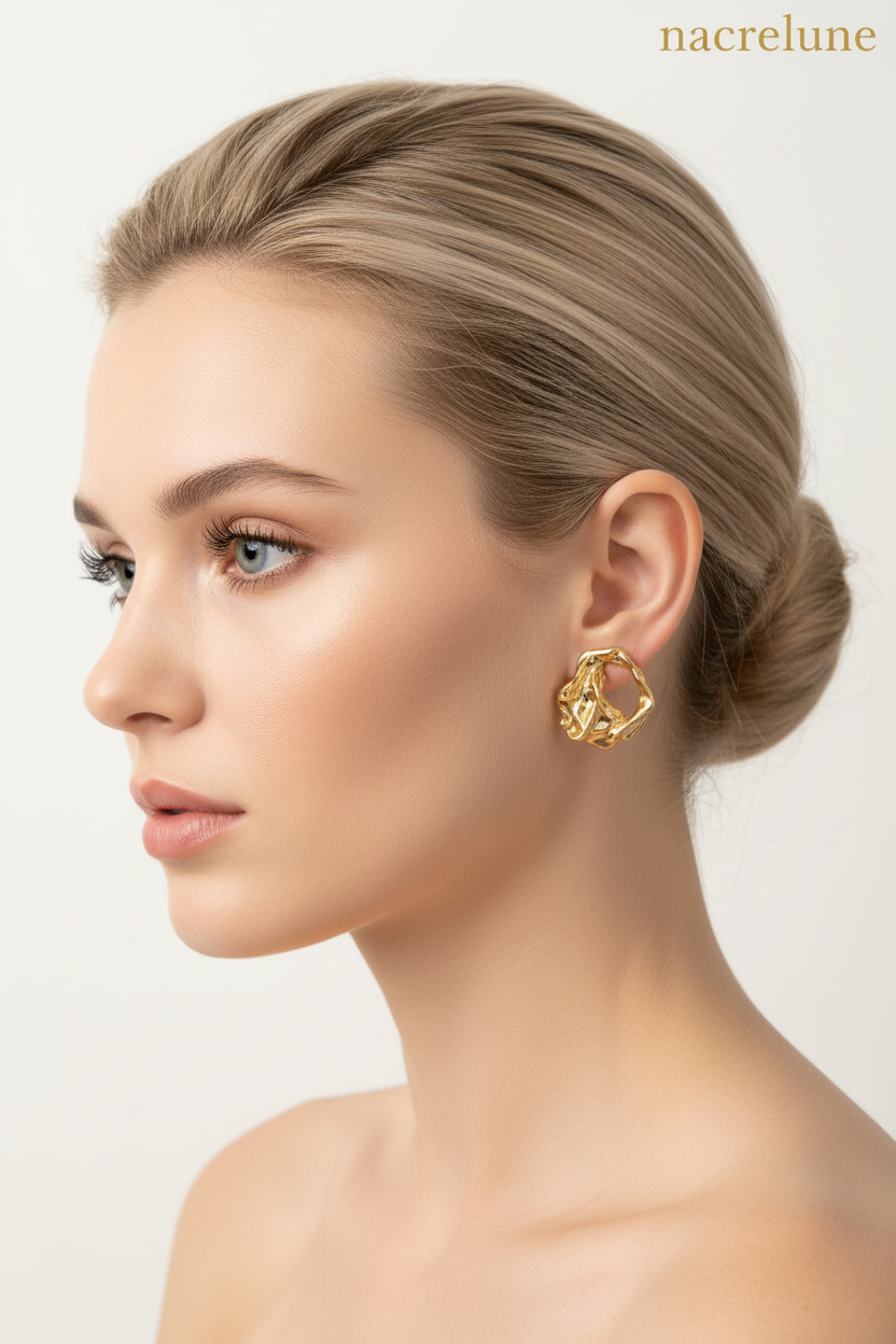 Boucles d'Oreille Organiques Plaqué Or – Forme Sculptée | NACRELUNE NACRELUNE boucles d'oreille