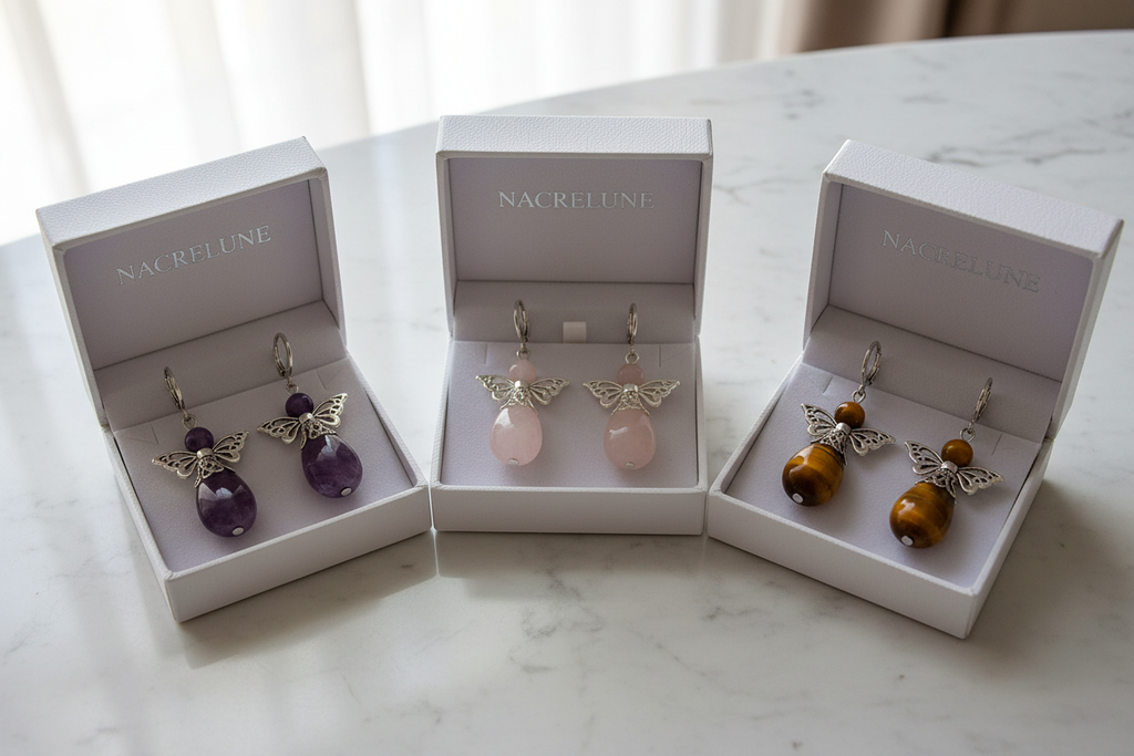 Boucles d'oreille Ange Gardien – Améthyste, Œil du Tigre ou Quartz Rose | NACRELUNE nacrelune.com boucles d'oreille
