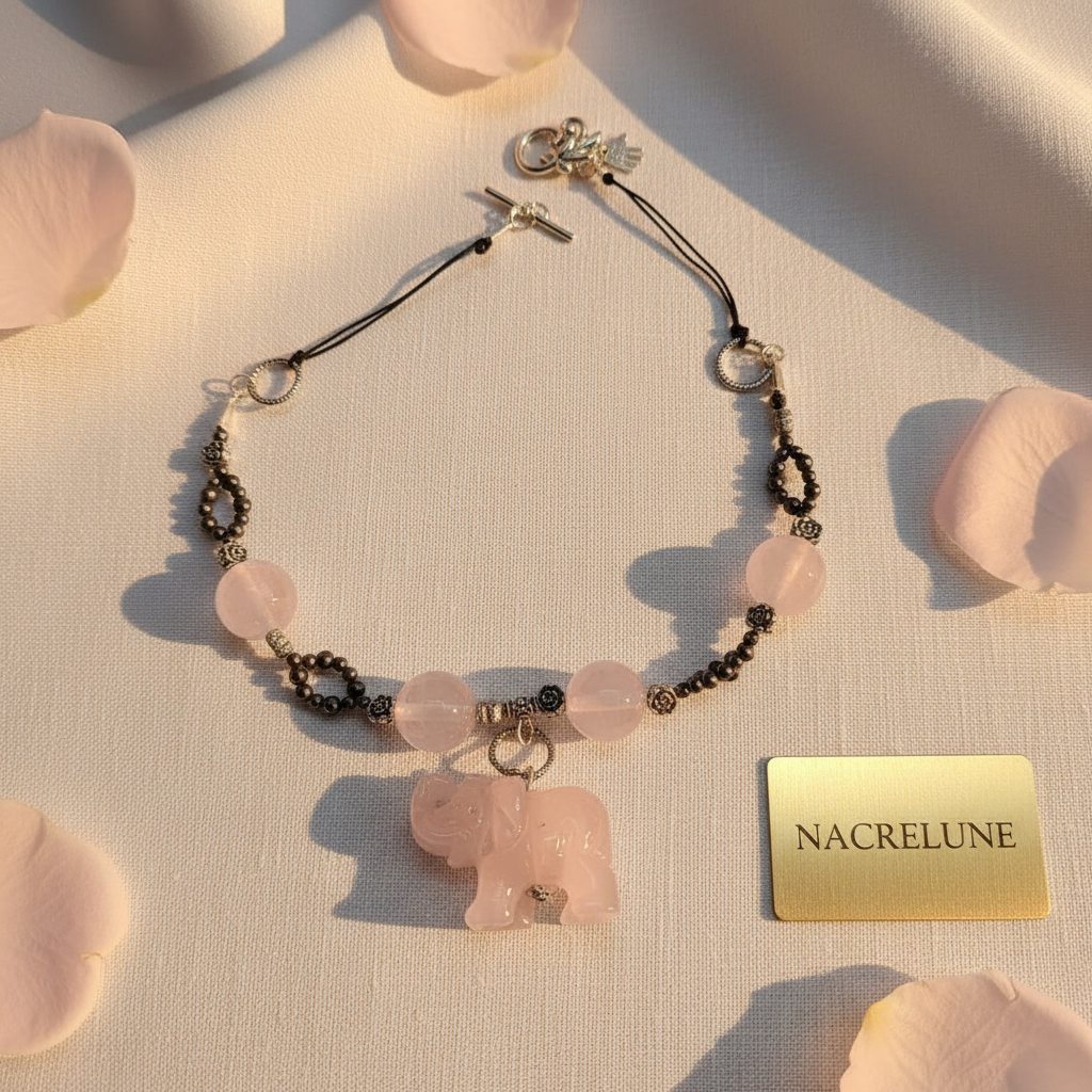 Collier en perles et elephant sculpté en quartz rose véritable nacrelune.com collier