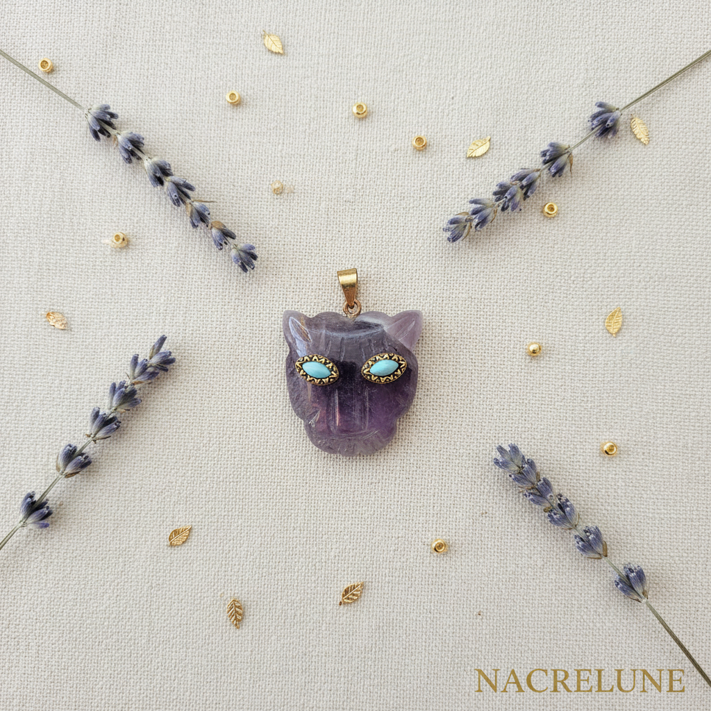 Pendentif Panthère Pierres Naturelles – Onyx, Malachite, Lapis Lazuli, Améthyste & Turquoise | Nacrelune Mauve nacrelune.com pendentif